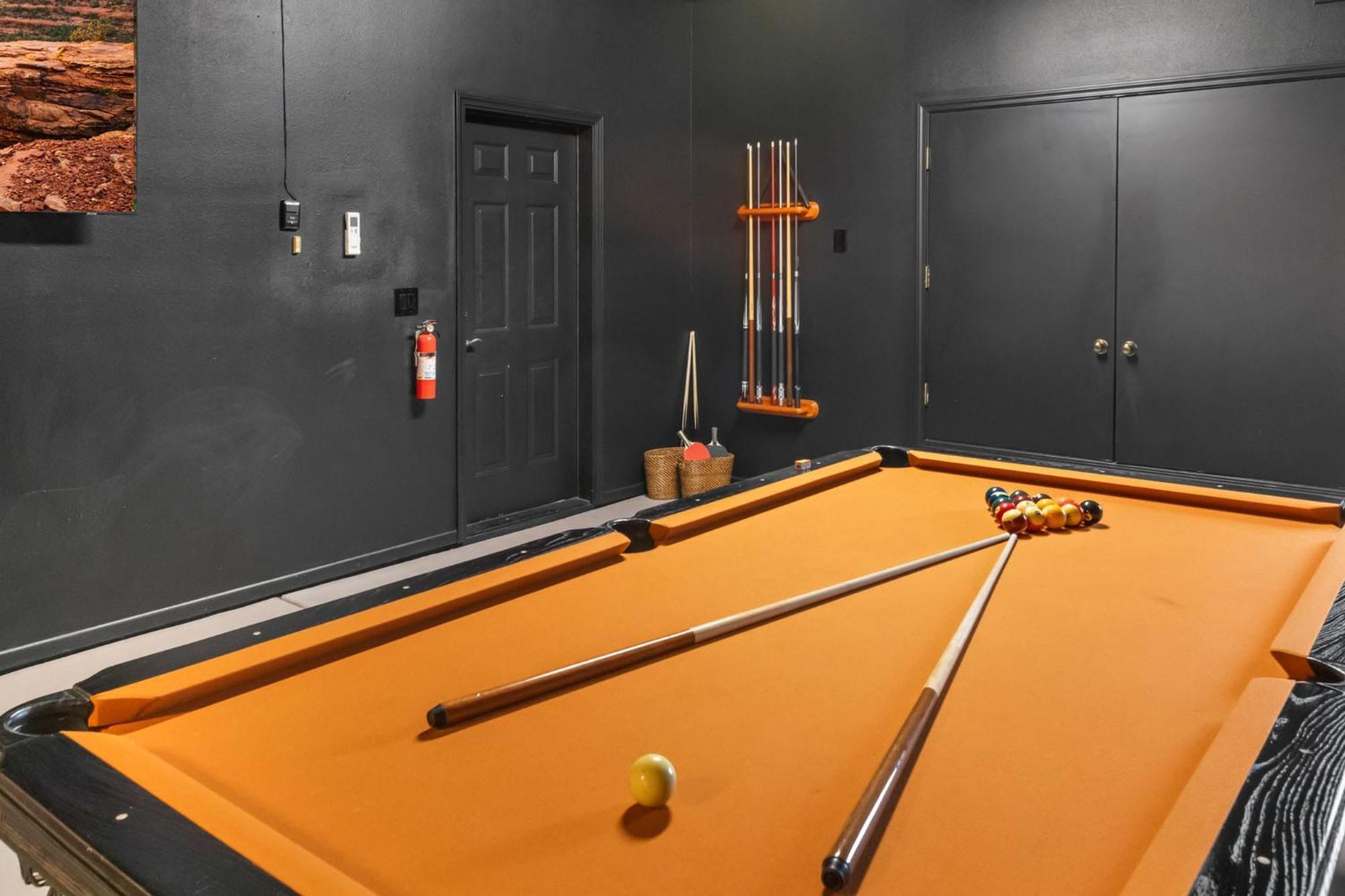 5 Bed 3 Bath Uptown Sedona-Game Room-Sauna-Cold Plunge-Jacuzzi-Gym Exterior foto